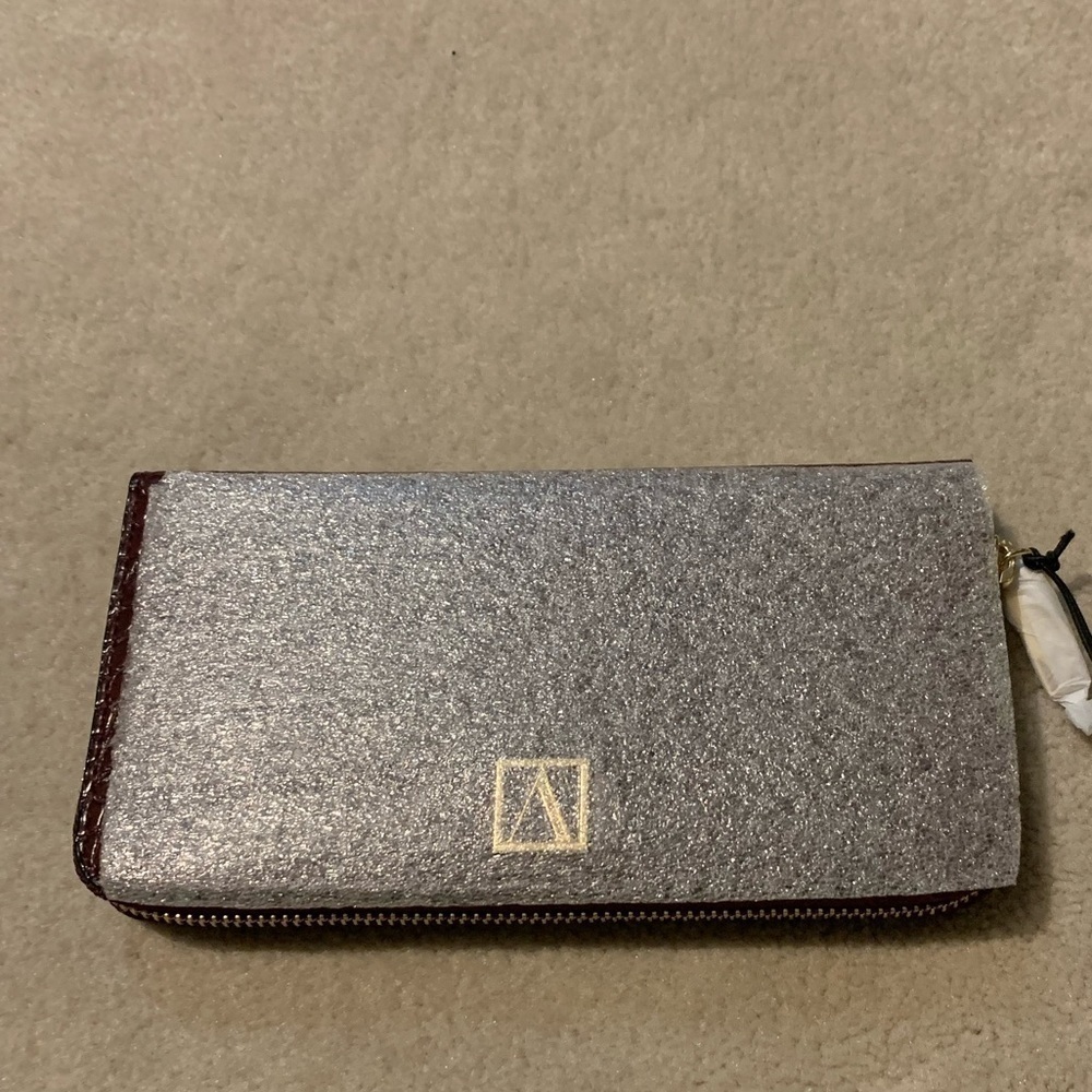 Nwt VICTORIA'S SECRET The Victoria Wallet - Picture 6 of 6